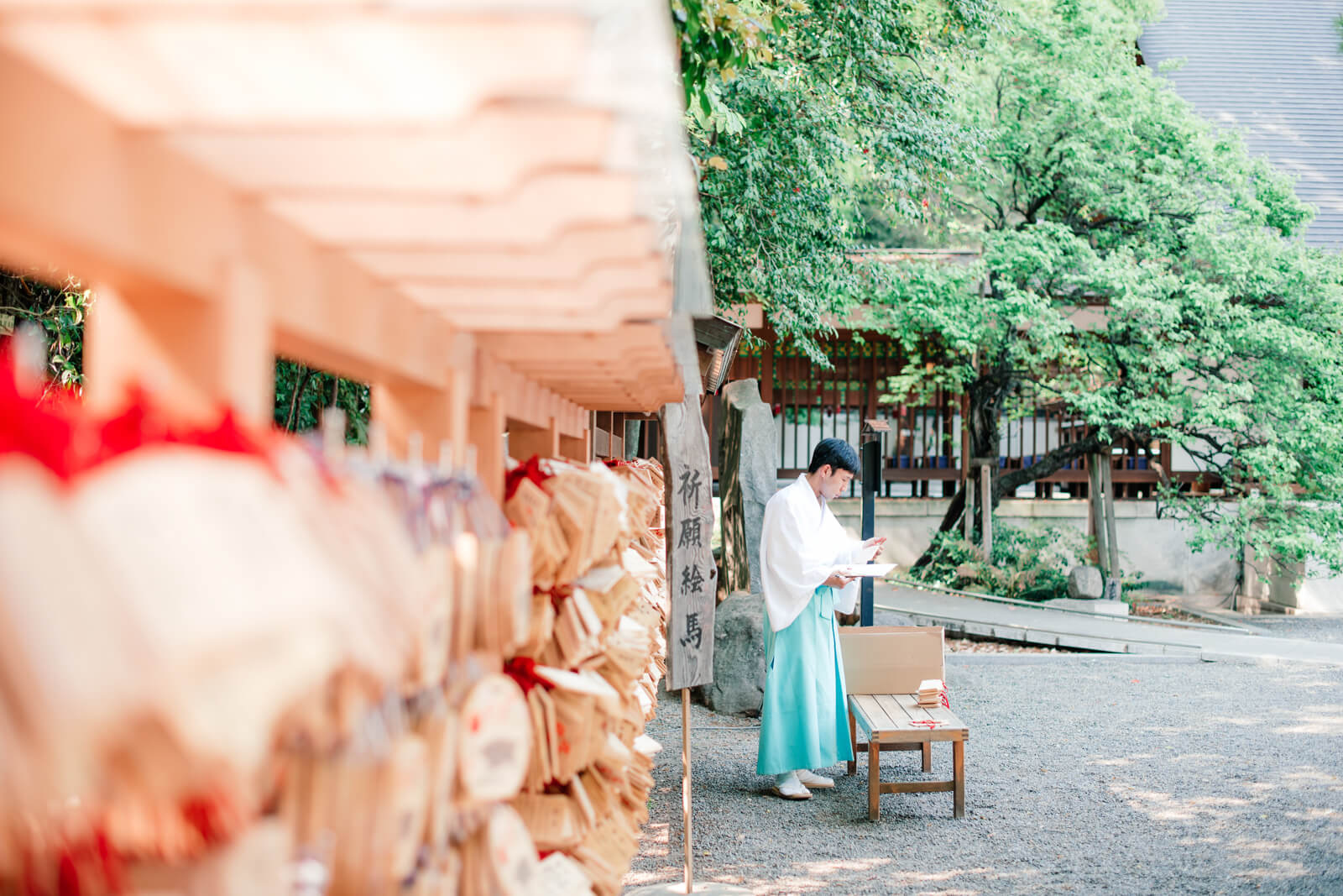 乃木神社　境内の絵馬　禰宜さん